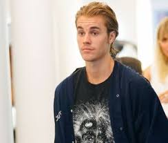 Justin Bieber lança novo álbum