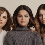 Selena Gomez ao lado da mãe Mandy Teefey e da empresária Daniella Pierson